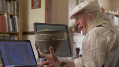 Simon showing a pot via Zoom